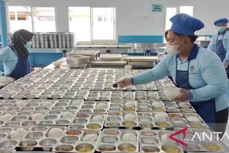 Dapur MBG Polres Blora Layani 2.515 Siswa, Siapkan 2.500 Porsi Makanan Bergizi Setiap Hari